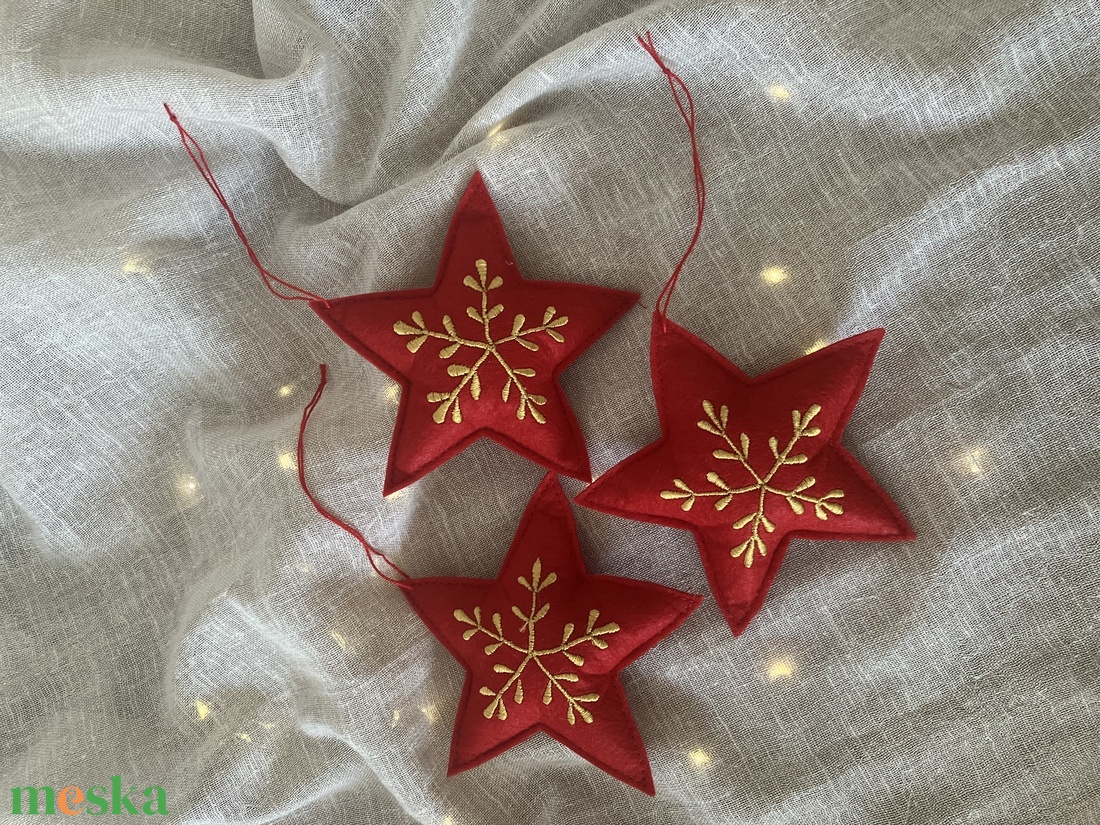 Kézzel hímzett arany mintás textilfilc csillag karácsonyfadísz - karácsony - karácsonyi lakásdekoráció - karácsonyfadíszek - Meska.hu