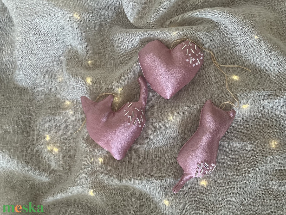 Rózsaszín cicás karácsonyfadísz szett - karácsony - karácsonyi lakásdekoráció - karácsonyfadíszek - Meska.hu