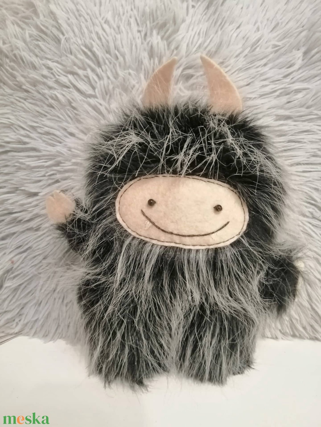 Yeti, szőrös plüss, plüss manó, manó figura, játékfigura - játék & sport - plüssállat & játékfigura - szörnyike - Meska.hu