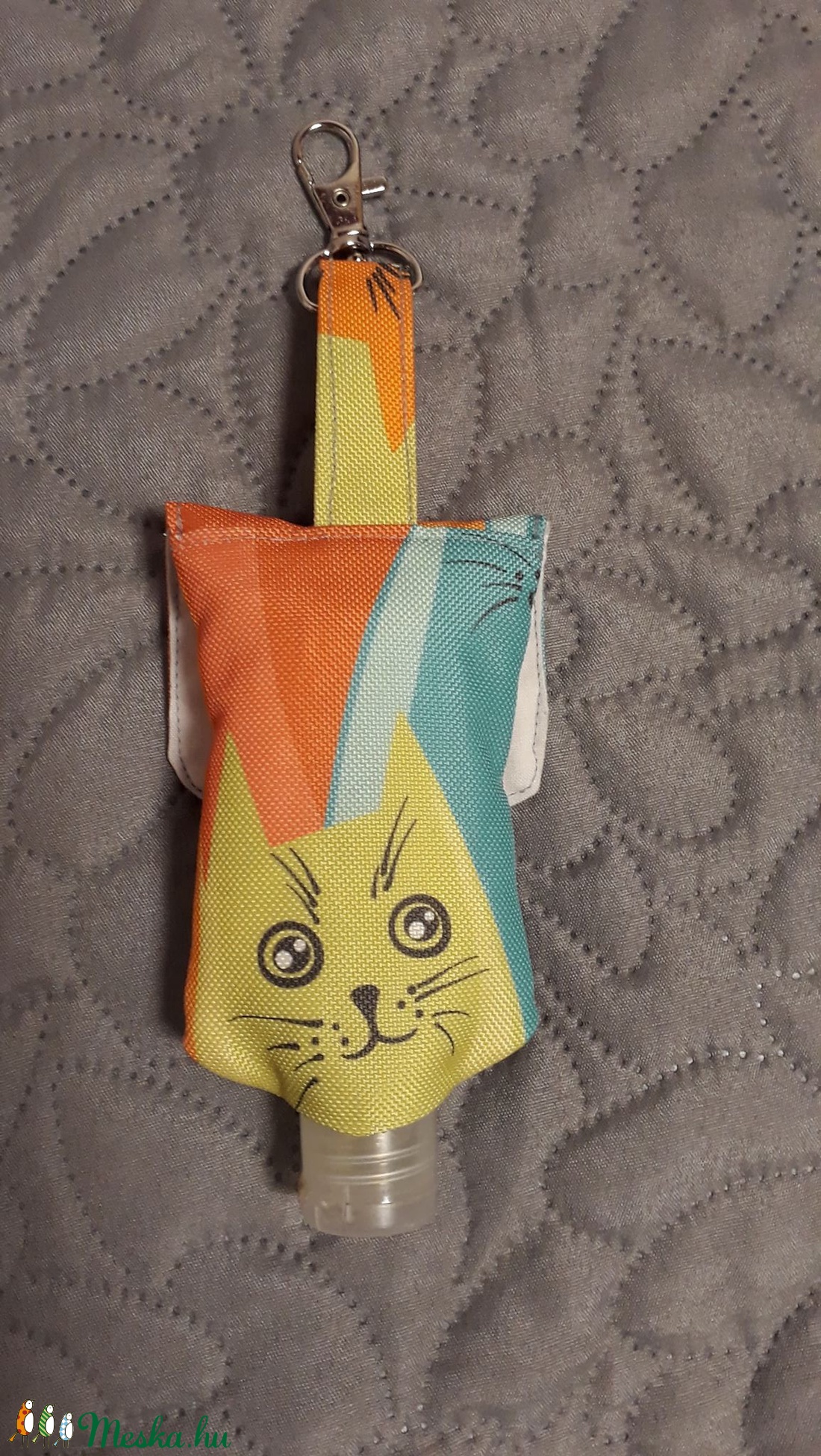 Táskára erősíthető cicamintás kézfertőtlenítő tartó -  - Meska.hu