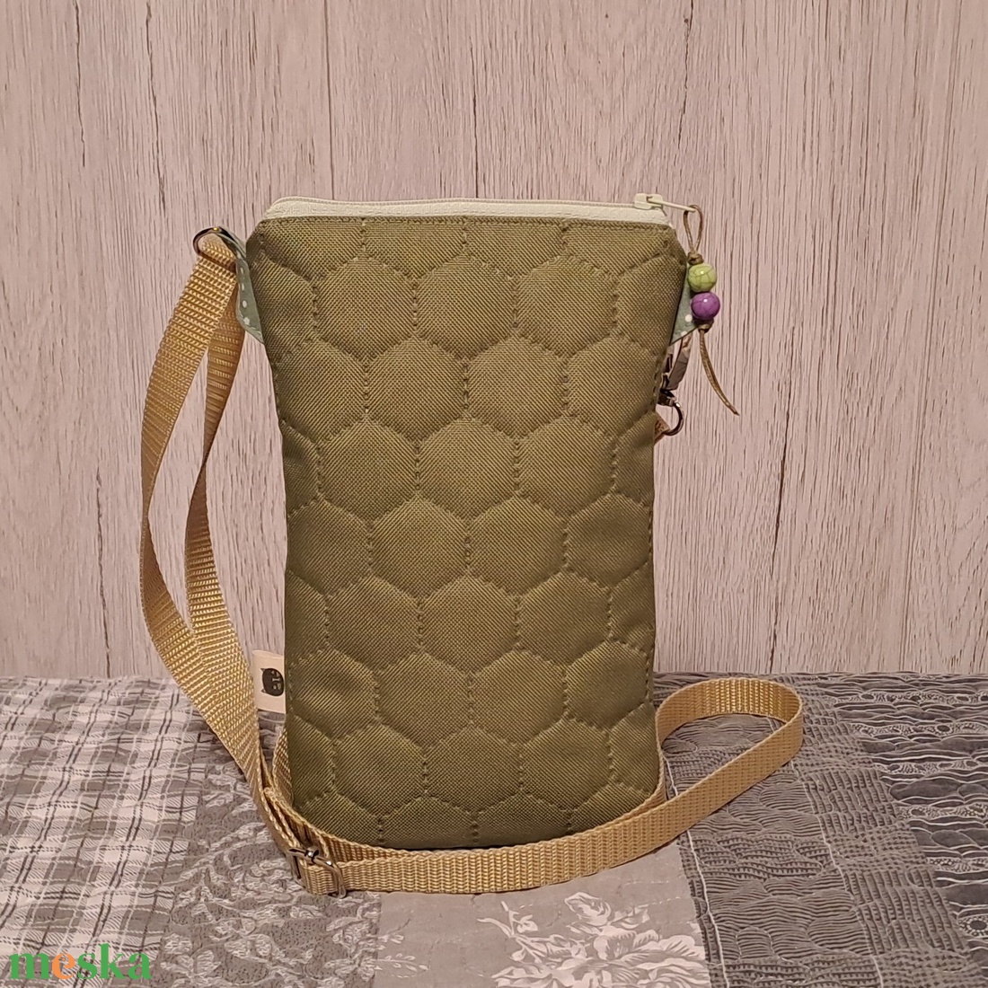 Virágos hatás :) vizhatlan kistáska/mobiltartó/övtáska - táska & tok - kézitáska & válltáska - vállon átvethető táska - Meska.hu