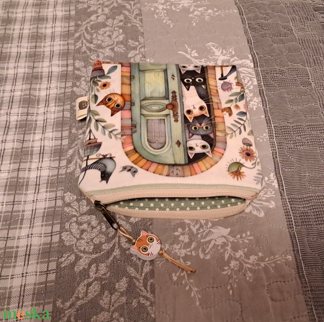 Kíváncsi cicák :) neszesszer/sminktáska/betéttartó - táska & tok - neszesszer - Meska.hu