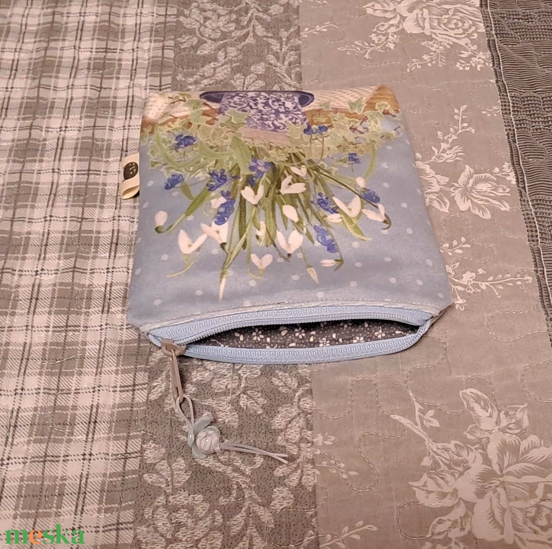 Tavaszi virágok :) neszesszer/sminktáska/betéttartó - táska & tok - neszesszer - Meska.hu