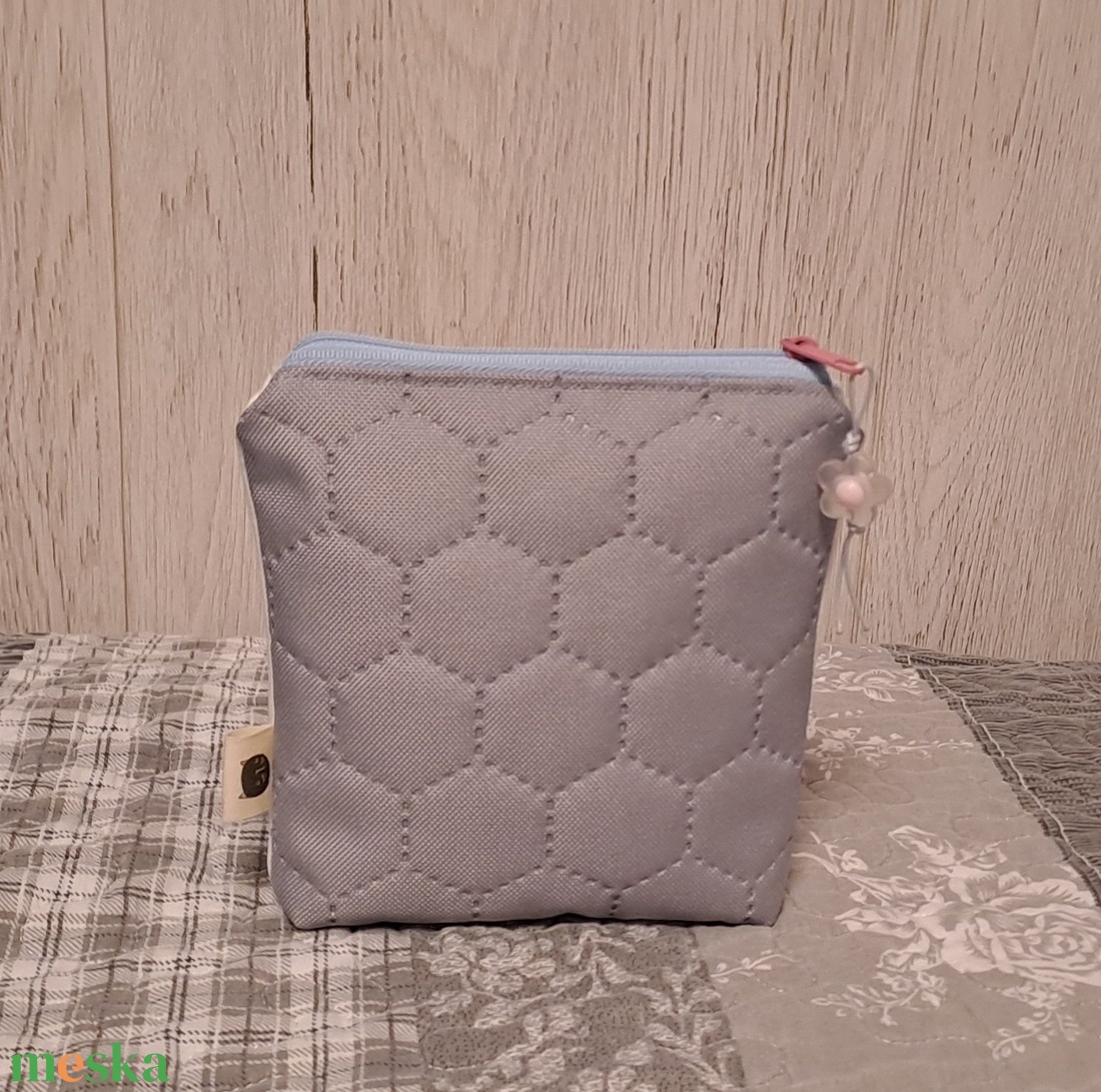 Vintage varrógép :) neszesszer/sminktáska/betéttartó - táska & tok - neszesszer - Meska.hu