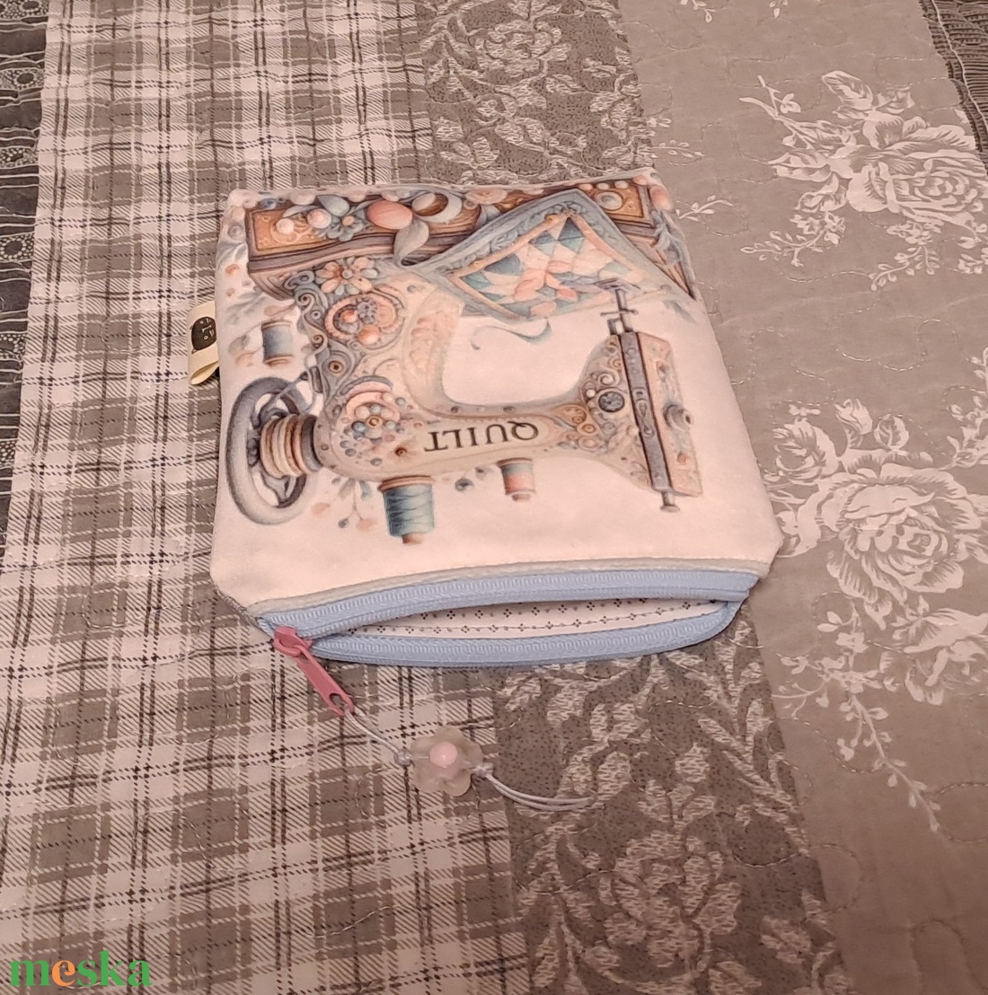 Vintage varrógép :) neszesszer/sminktáska/betéttartó - táska & tok - neszesszer - Meska.hu