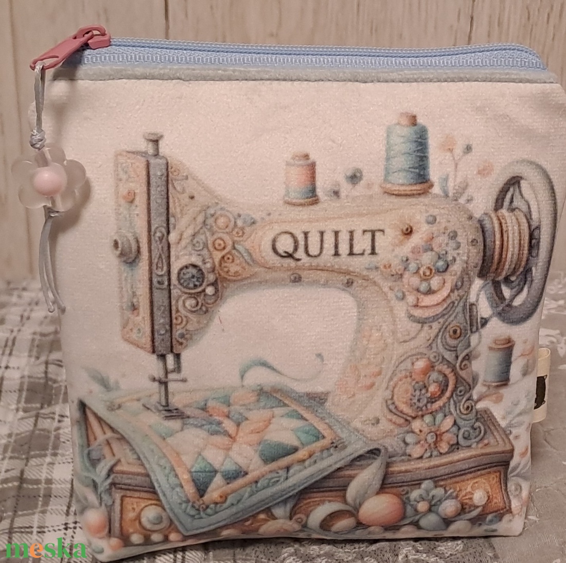 Vintage varrógép :) neszesszer/sminktáska/betéttartó - táska & tok - neszesszer - Meska.hu