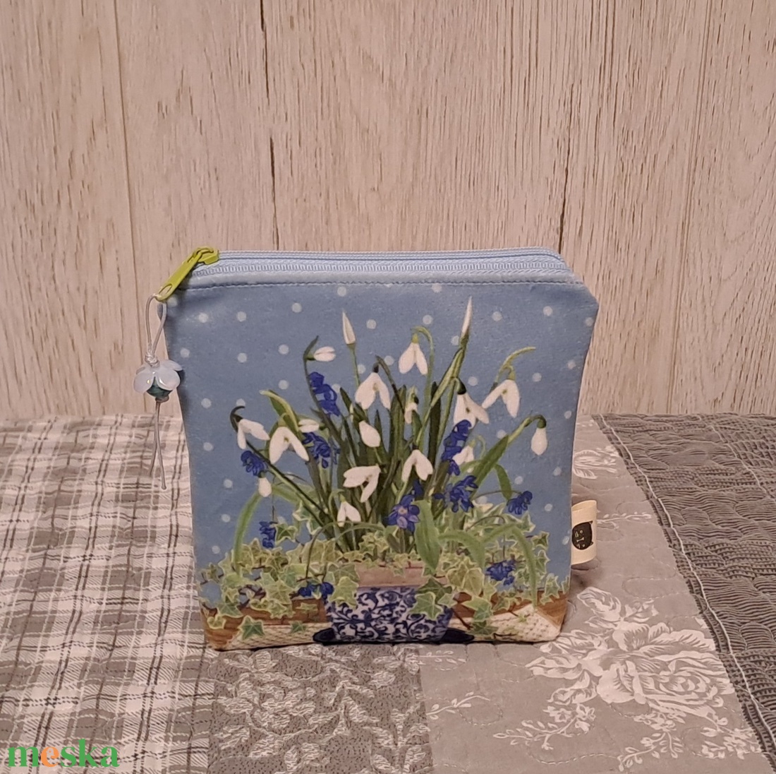 Tavaszi virágok :) neszesszer/sminktáska/betéttartó - táska & tok - neszesszer - Meska.hu