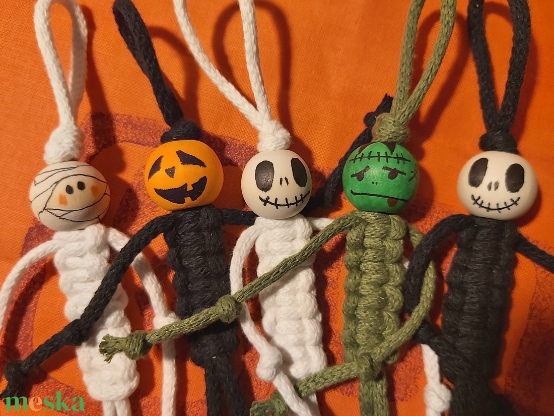 Makramé Halloween figura - táska & tok - kulcstartó & táskadísz - táskadísz - Meska.hu Makramé Halloween figura - táska & tok - kulcstartó & táskadísz - táskadísz - Meska.hu