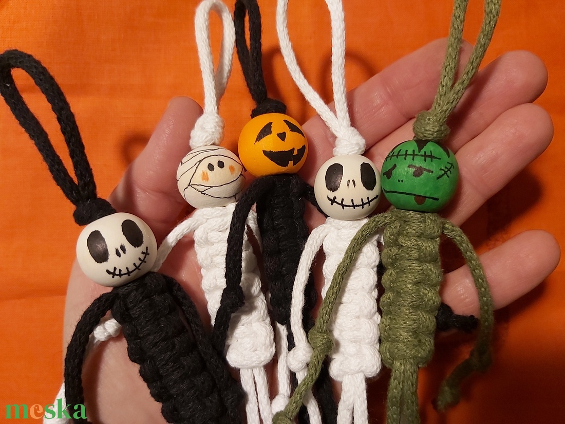 Makramé Halloween figura - táska & tok - kulcstartó & táskadísz - táskadísz - Meska.hu Makramé Halloween figura - táska & tok - kulcstartó & táskadísz - táskadísz - Meska.hu