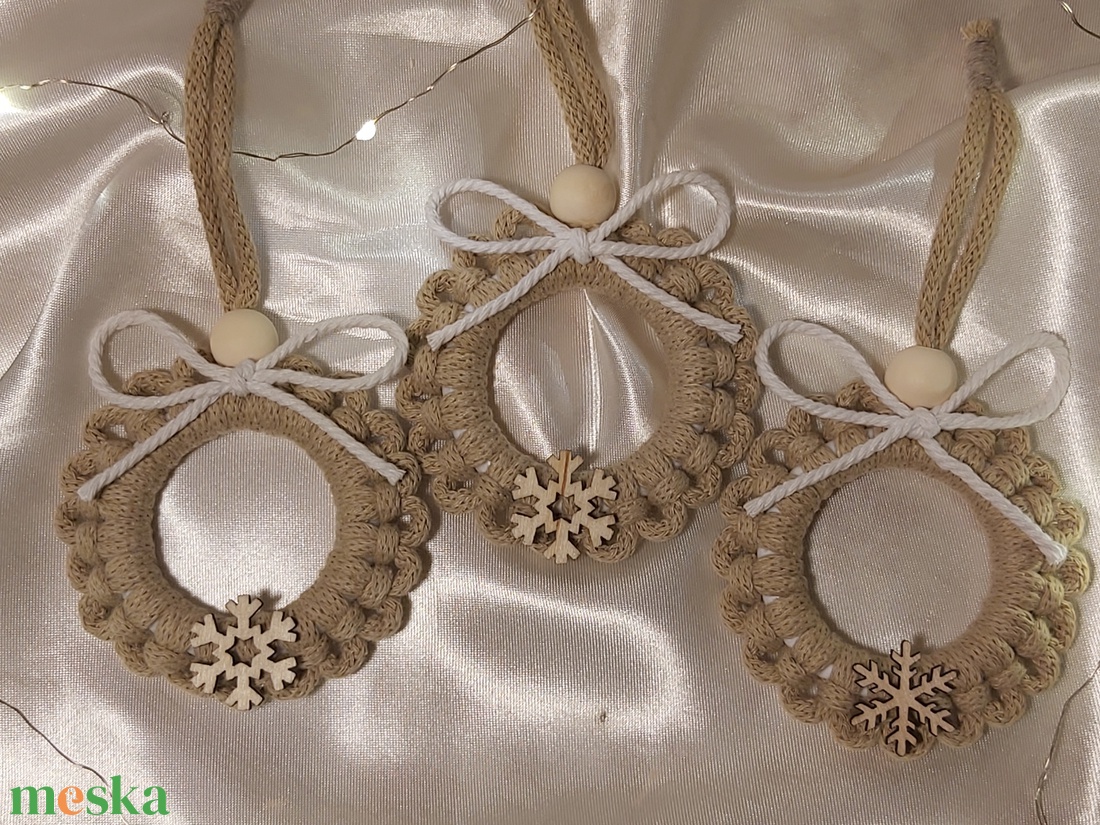 Makramé karácsonyi dísz - karácsony - karácsonyi lakásdekoráció - karácsonyfadíszek - Meska.hu