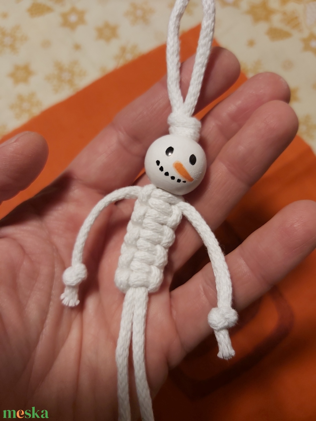 Makramé Karácsonyi figura - táska & tok - kulcstartó & táskadísz - táskadísz - Meska.hu
