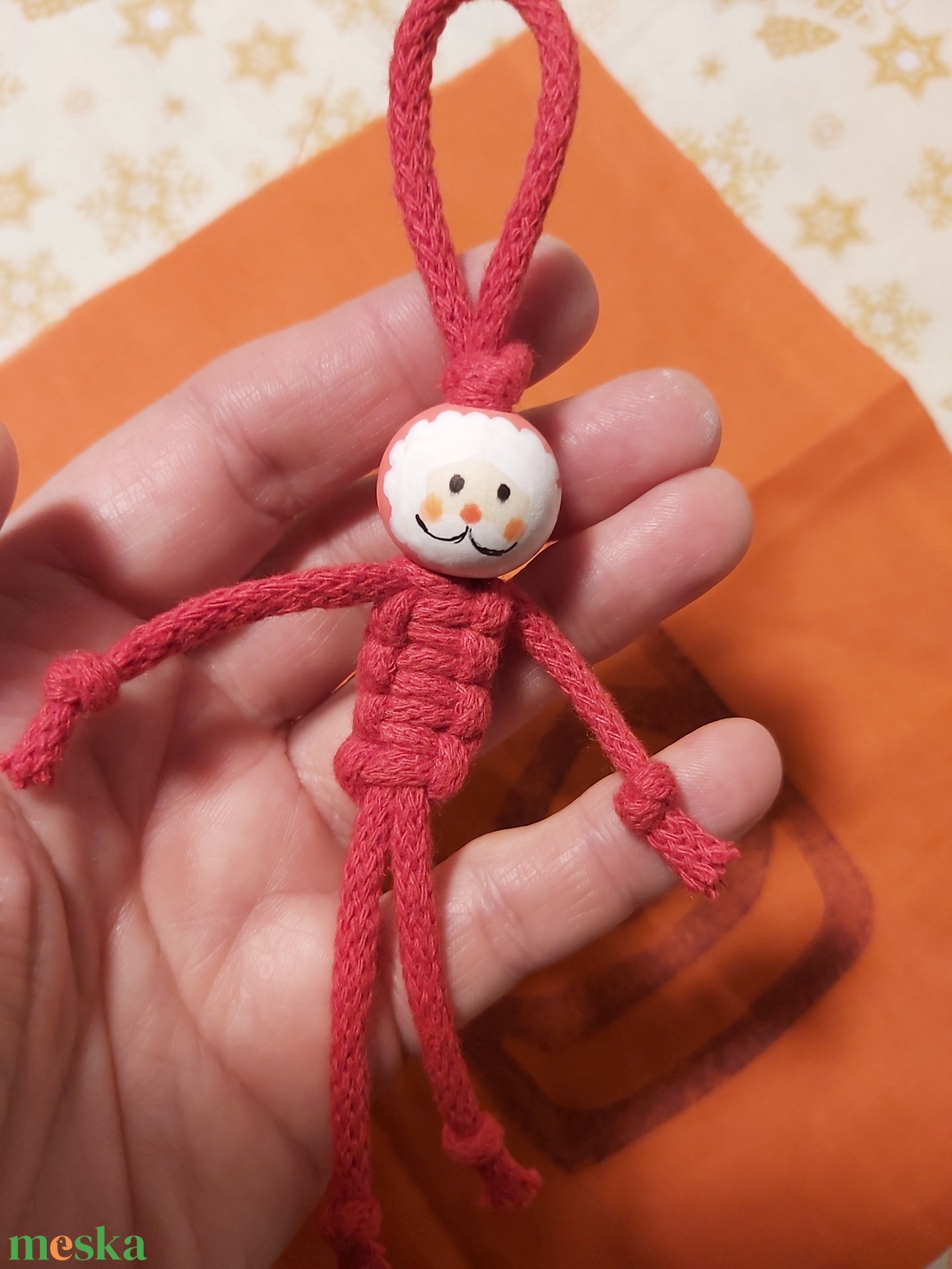 Makramé Karácsonyi figura - táska & tok - kulcstartó & táskadísz - táskadísz - Meska.hu