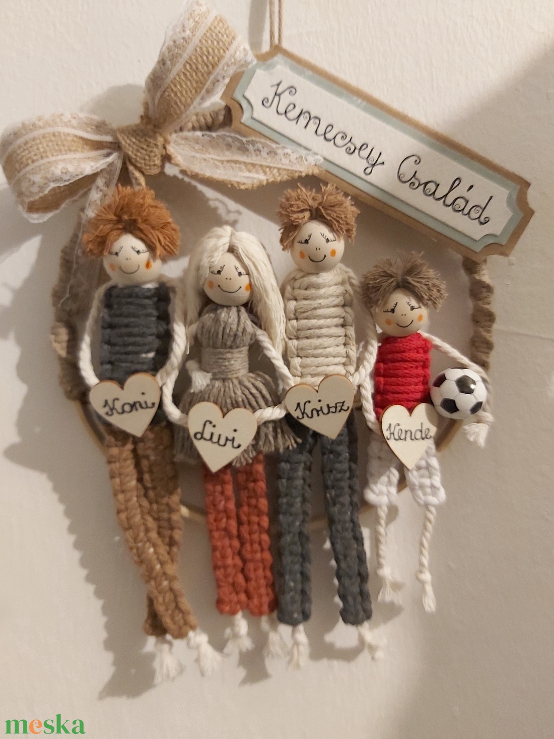 Makramé családi kép karikában - otthon & életmód - dekoráció - kép & falikép - 3d képek - Meska.hu