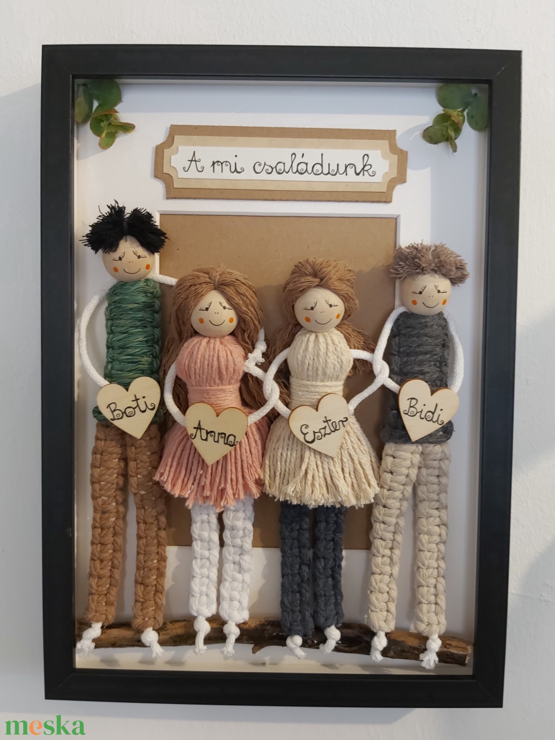 Makramé családi kép képkeretben, a Te családodról is - otthon & életmód - dekoráció - kép & falikép - 3d képek - Meska.hu