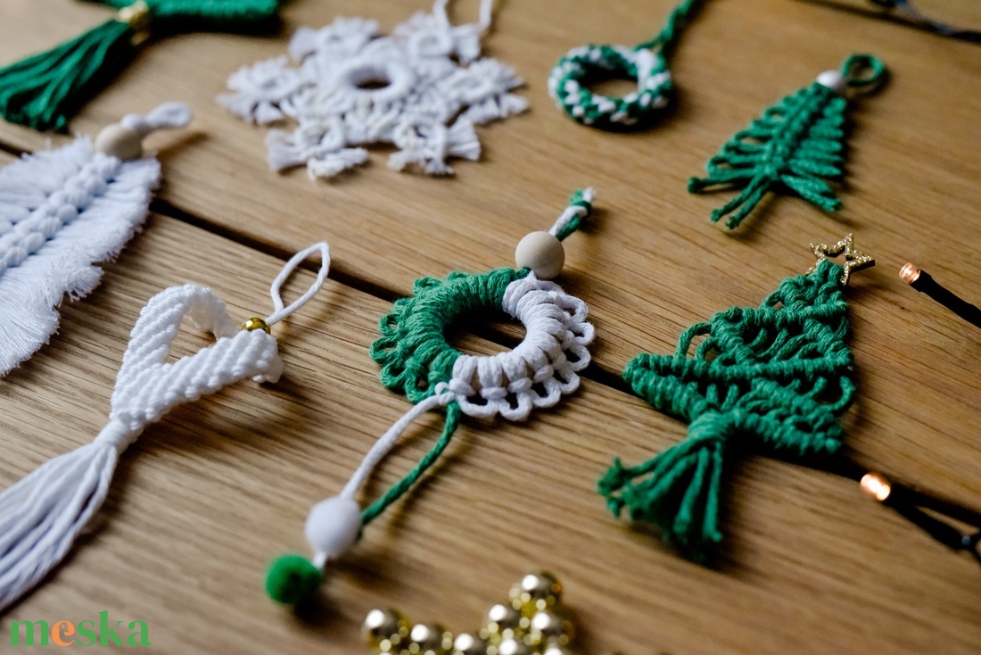 Makramé karácsonyfa dísz szett - 10 db - karácsony - karácsonyi lakásdekoráció - karácsonyfadíszek - Meska.hu