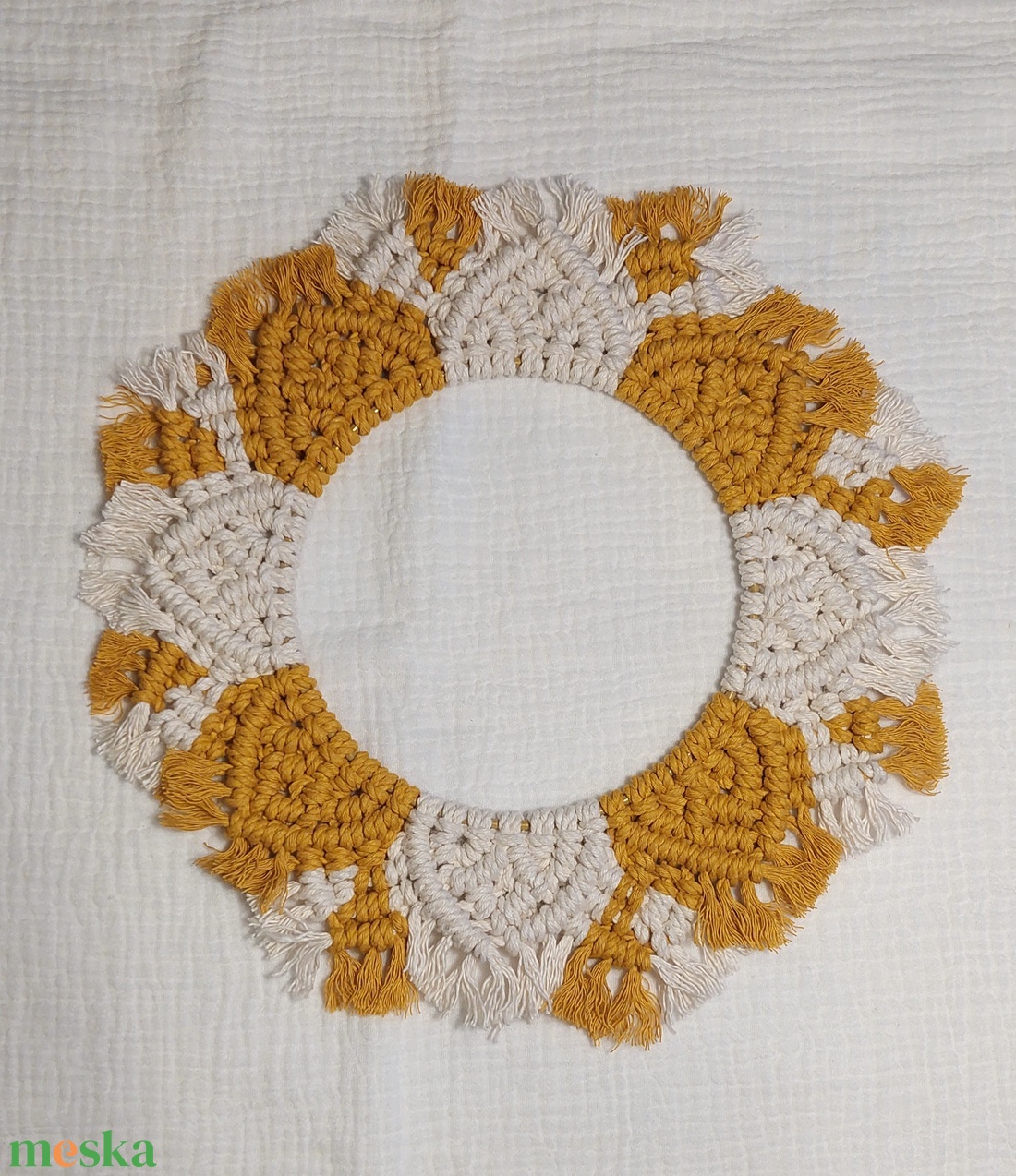 Makramé mandala, makramé koszorú, natúr makramé dekor - otthon & életmód - dekoráció - fali és függő dekoráció - falra akasztható dekor - Meska.hu