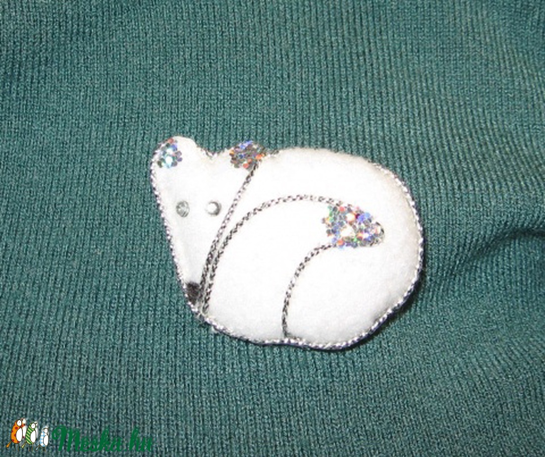 Ezüstróka  - ékszer - kitűző és bross - Meska.hu