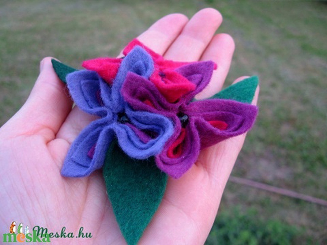 Virágcsokor Neked - kitűző - ékszer - kitűző és bross - Meska.hu Virágcsokor Neked - kitűző - ékszer - kitűző és bross - Meska.hu