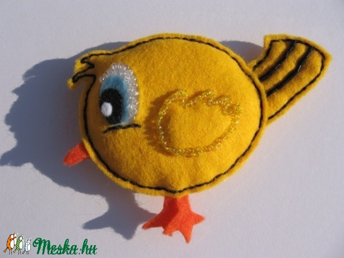 Csibe-falat - kitűző, lakásdísz - ékszer - kitűző és bross - Meska.hu