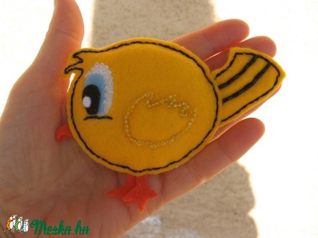 Csibe-falat - kitűző, lakásdísz - ékszer - kitűző és bross - Meska.hu