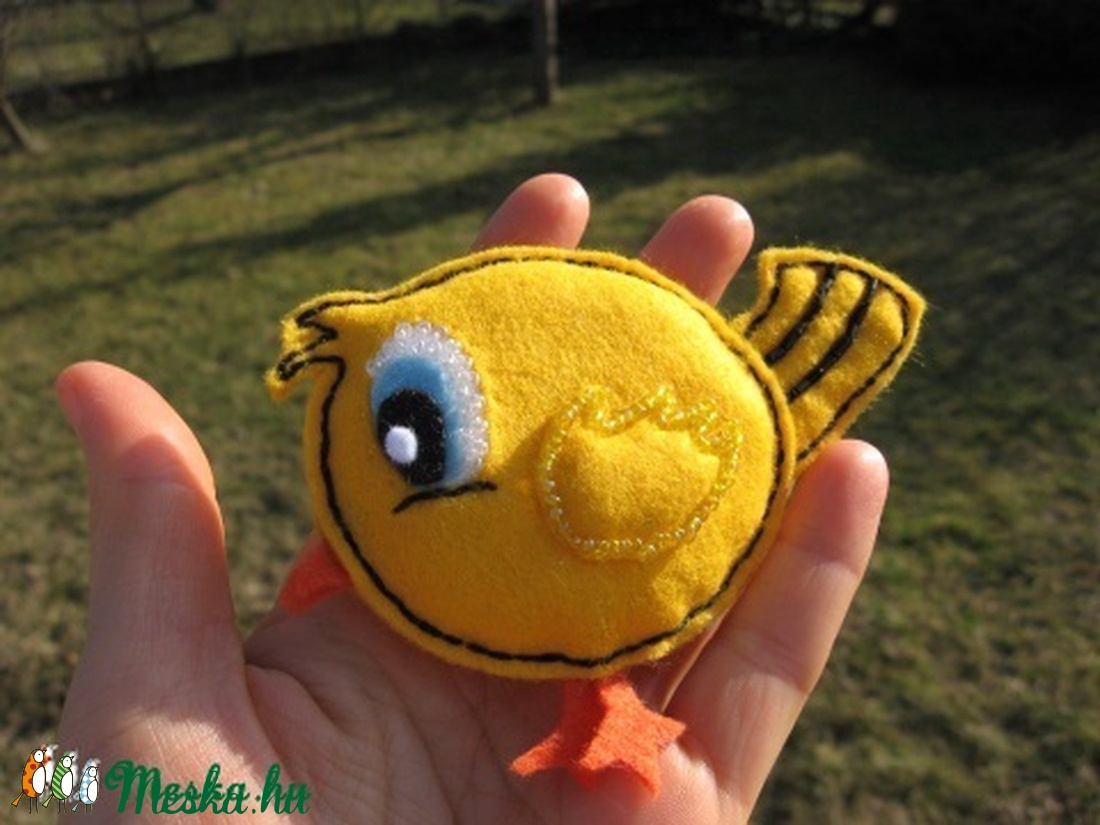 Csibe-falat - kitűző, lakásdísz - ékszer - kitűző és bross - Meska.hu