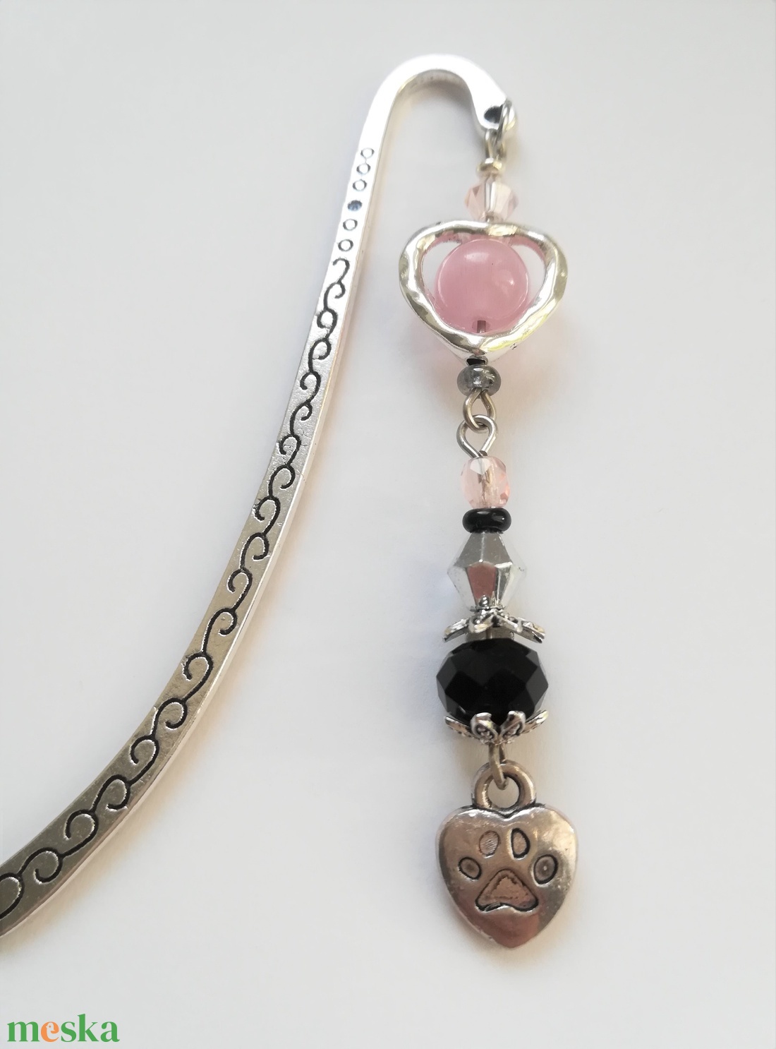Kutyás ezüst színű könyvjelző, <3 my dog charm-mal, rózsaszín-fekete-ezüst gyöngyökkel - otthon & életmód - papír, írószer - Meska.hu Kutyás ezüst színű könyvjelző, <3 my dog charm-mal, rózsaszín-fekete-ezüst gyöngyökkel - otthon & életmód - papír, írószer - Meska.hu