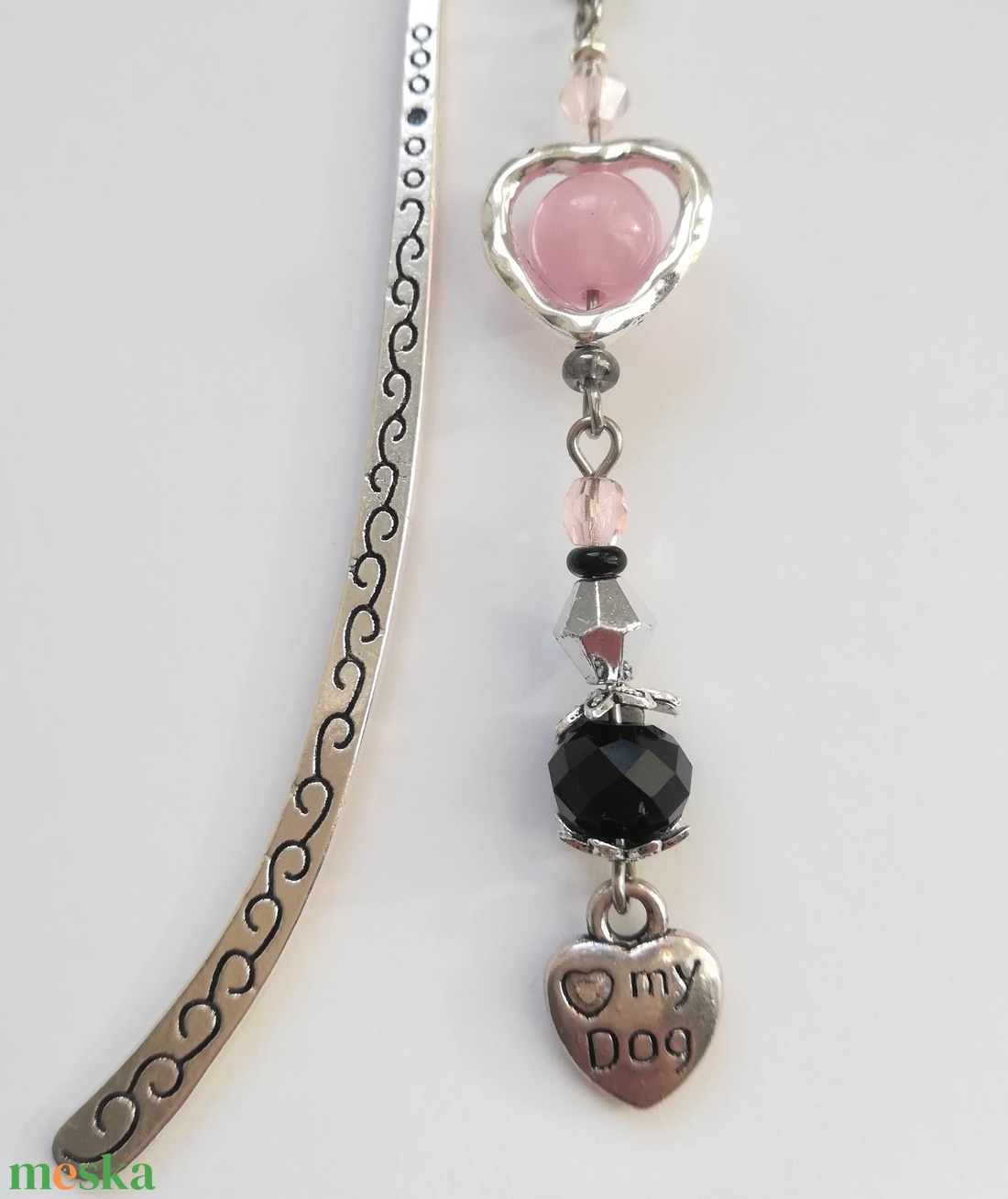 Kutyás ezüst színű könyvjelző, <3 my dog charm-mal, rózsaszín-fekete-ezüst gyöngyökkel - otthon & életmód - papír, írószer - Meska.hu Kutyás ezüst színű könyvjelző, <3 my dog charm-mal, rózsaszín-fekete-ezüst gyöngyökkel - otthon & életmód - papír, írószer - Meska.hu