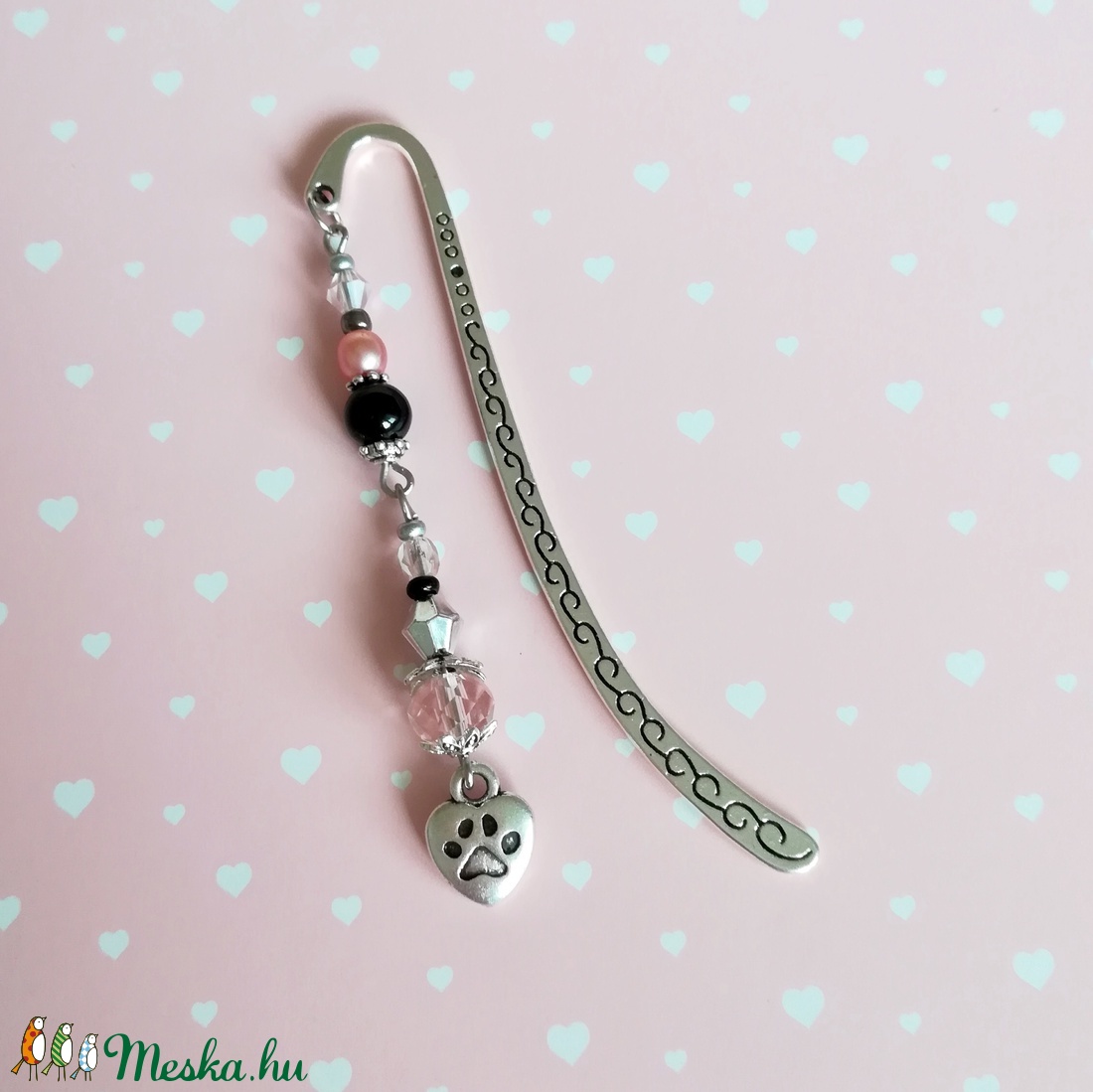 Kutyás ezüst színű könyvjelző, <3 my dog charm-mal, rózsaszín-fekete-ezüst gyöngyökkel - otthon & életmód - papír, írószer - Meska.hu Kutyás ezüst színű könyvjelző, <3 my dog charm-mal, rózsaszín-fekete-ezüst gyöngyökkel - otthon & életmód - papír, írószer - Meska.hu