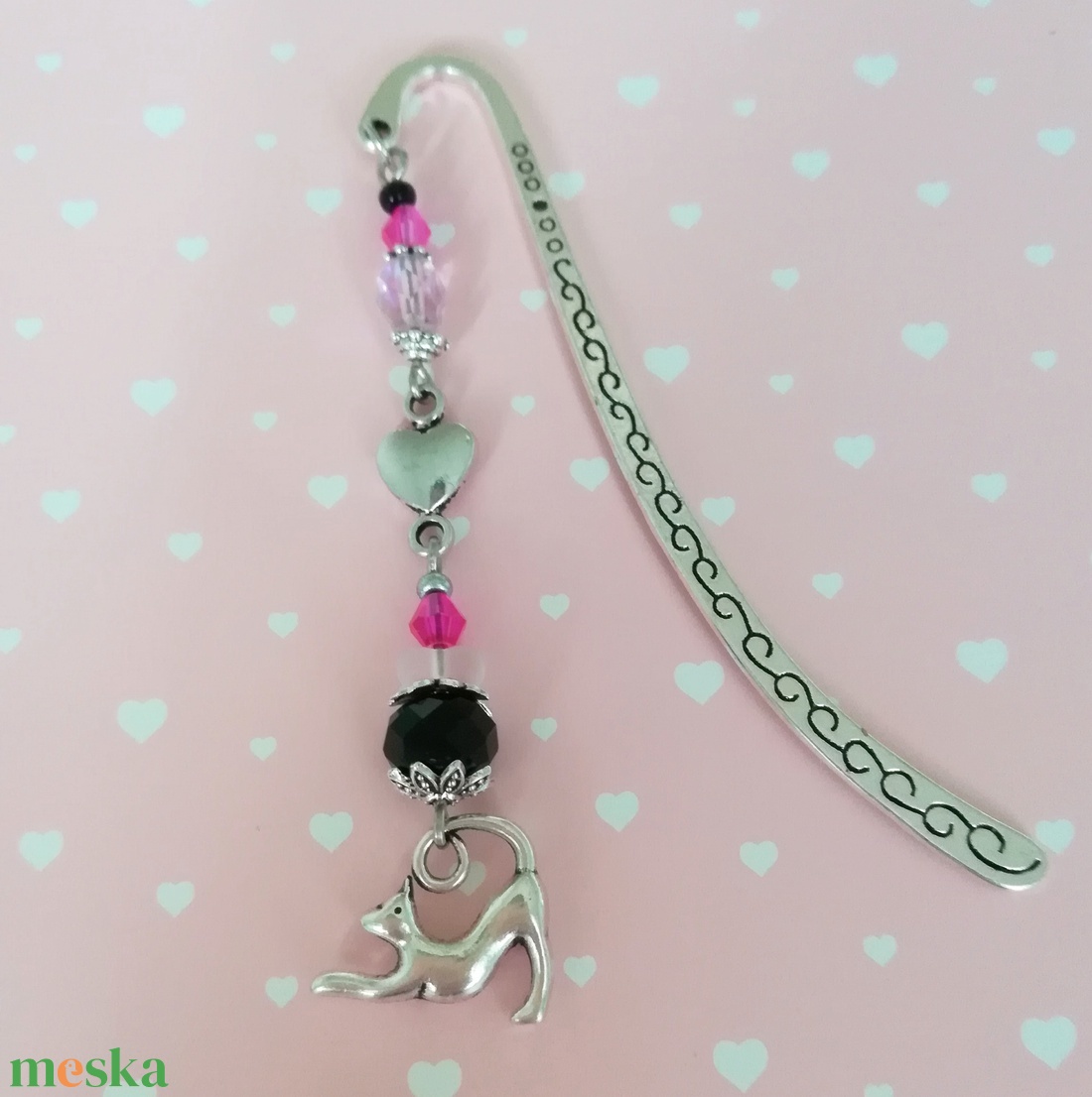 Cicás könyvjelző, rózsaszín, pink gyöngyökkel díszítve, ezüst színű macskás charm-mal - otthon & életmód - papír, írószer - Meska.hu