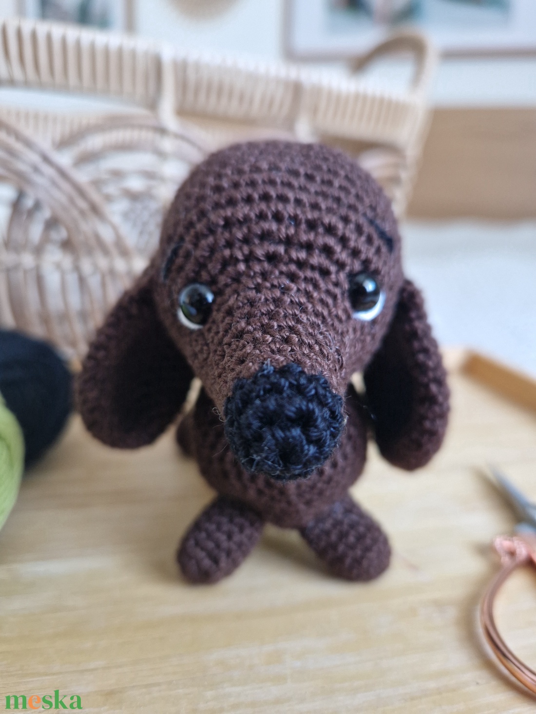 Horgolt tacskó - játék & sport - plüssállat & játékfigura - kutya - Meska.hu