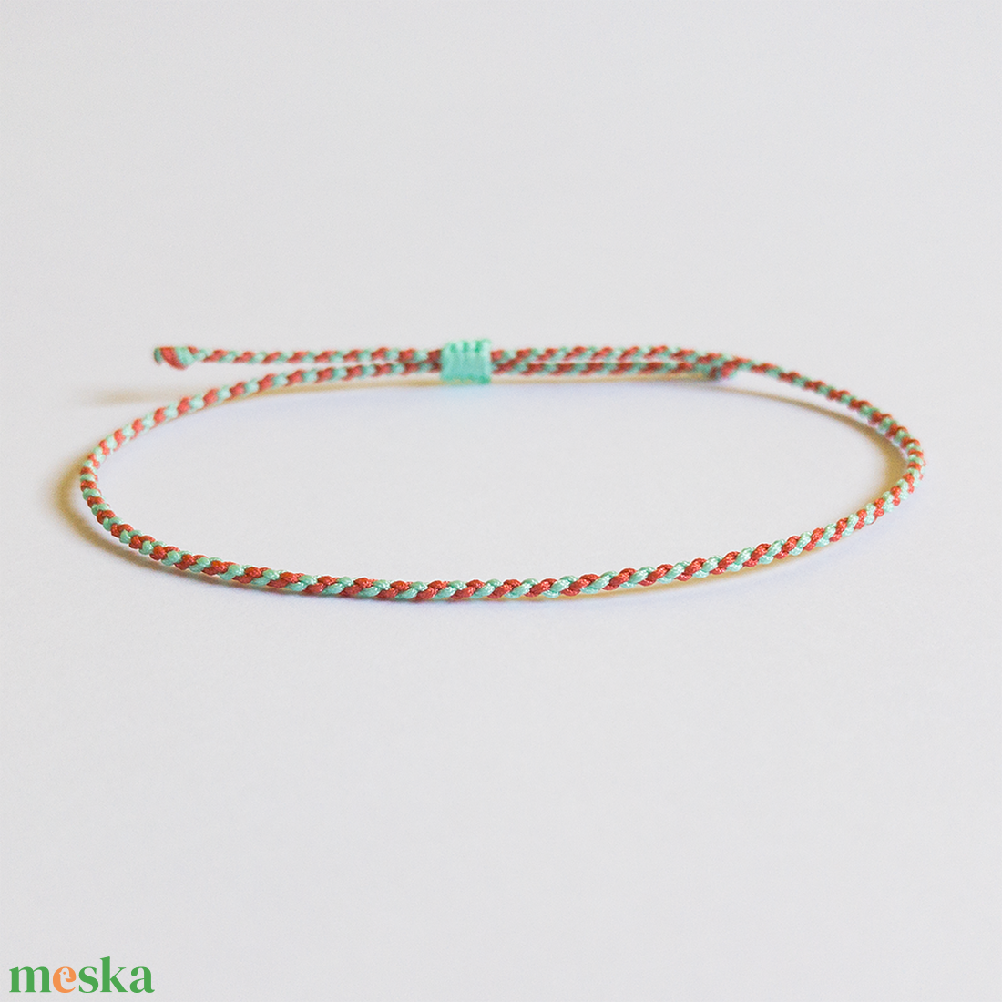 Coral - Mint karkötő (vékony) - 2023 tavasz/nyár - ékszer - karkötő - fonott karkötő - Meska.hu Coral - Mint karkötő (vékony) - 2023 tavasz/nyár - ékszer - karkötő - fonott karkötő - Meska.hu