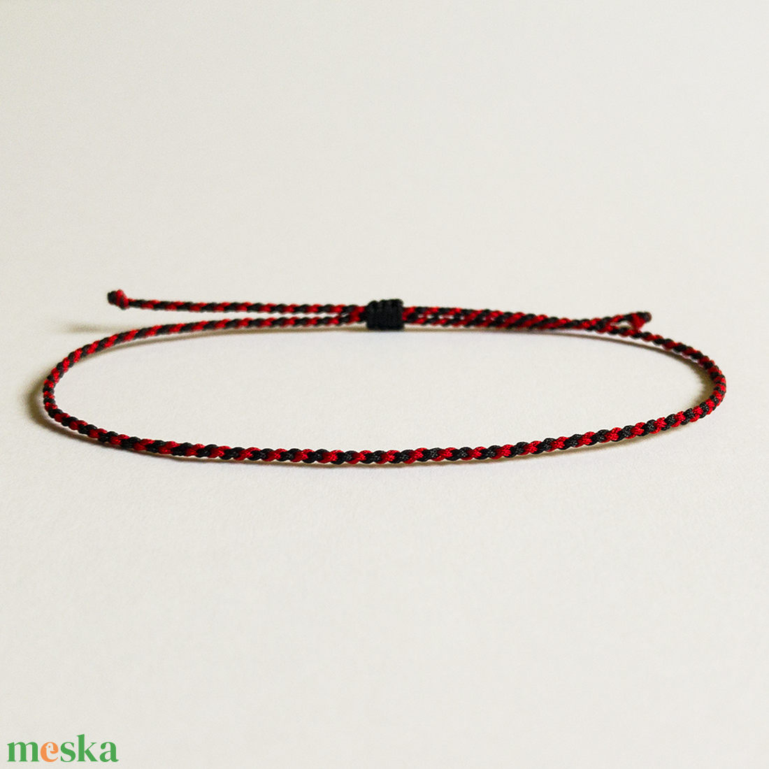 Black - Red karkötő (vékony) - ékszer - karkötő - fonott karkötő - Meska.hu Black - Red karkötő (vékony) - ékszer - karkötő - fonott karkötő - Meska.hu