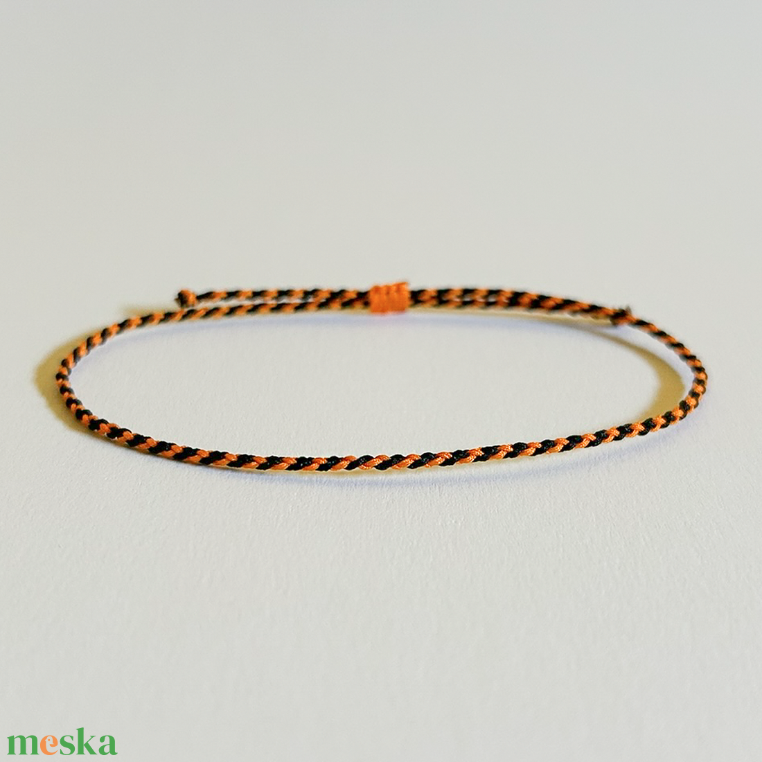 Orange - Black karkötő (vékony) - Halloween 2025 - ékszer - karkötő - fonott karkötő - Meska.hu Orange - Black karkötő (vékony) - Halloween 2025 - ékszer - karkötő - fonott karkötő - Meska.hu