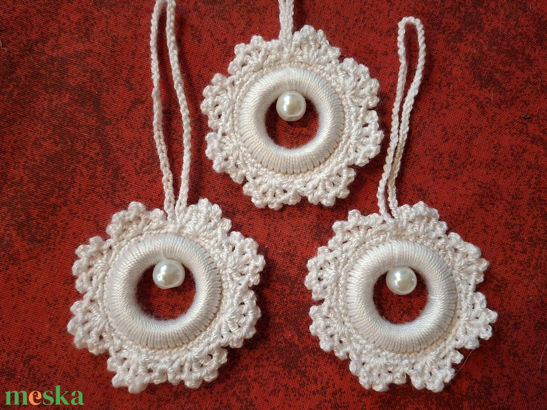 Horgolt karácsonyi dísz (3 db/csomag) - karácsony - karácsonyi lakásdekoráció - karácsonyfadíszek - Meska.hu