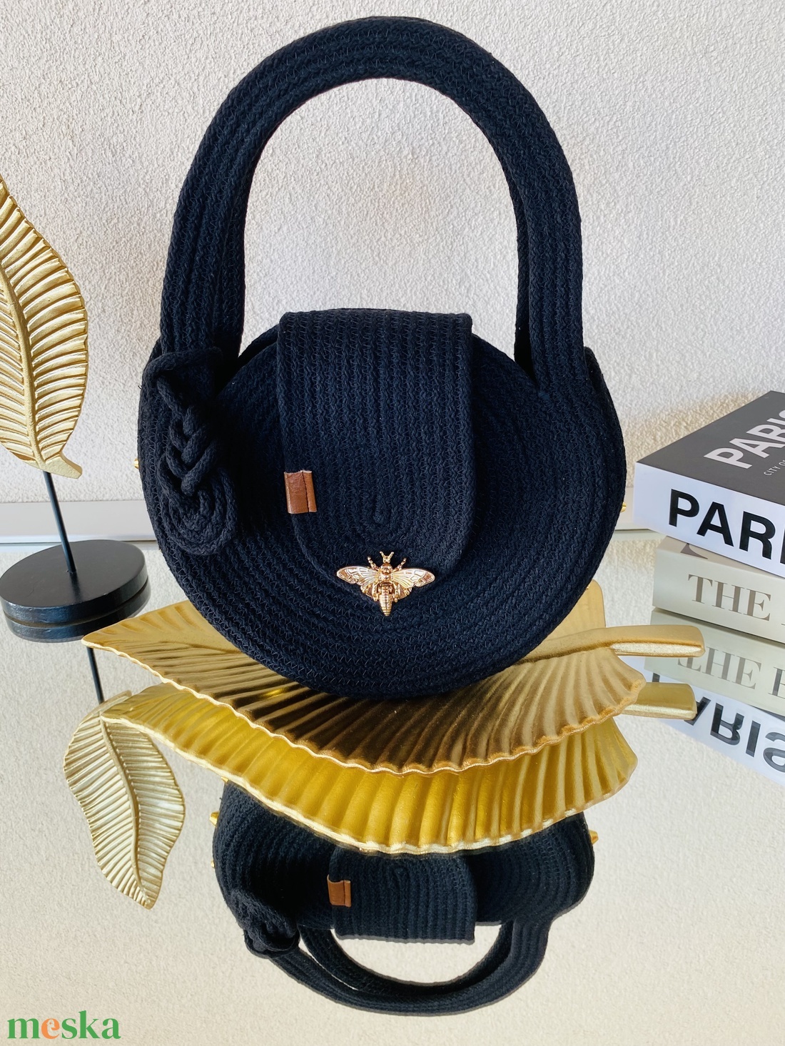 Elegáns női táska szegecsekkel - bármilyen színben  - táska & tok - kézitáska & válltáska - vállon átvethető táska - Meska.hu