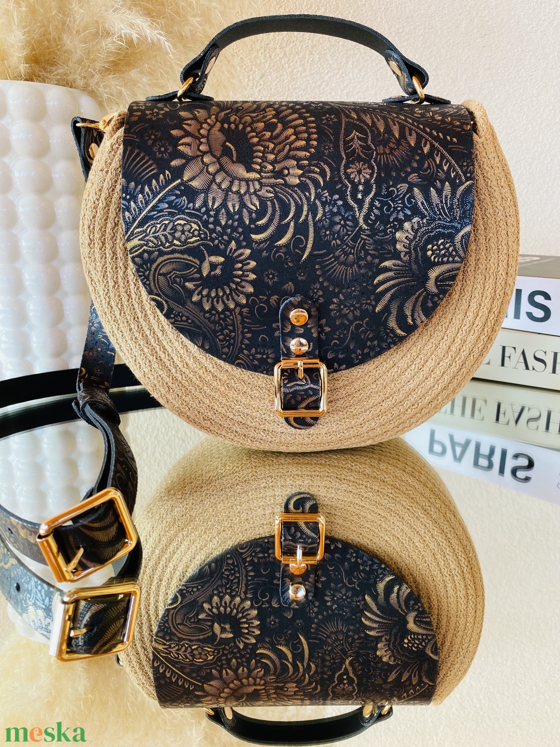 Különleges női táska, valódi bőr kiegészítőkkel - táska & tok - kézitáska & válltáska - vállon átvethető táska - Meska.hu