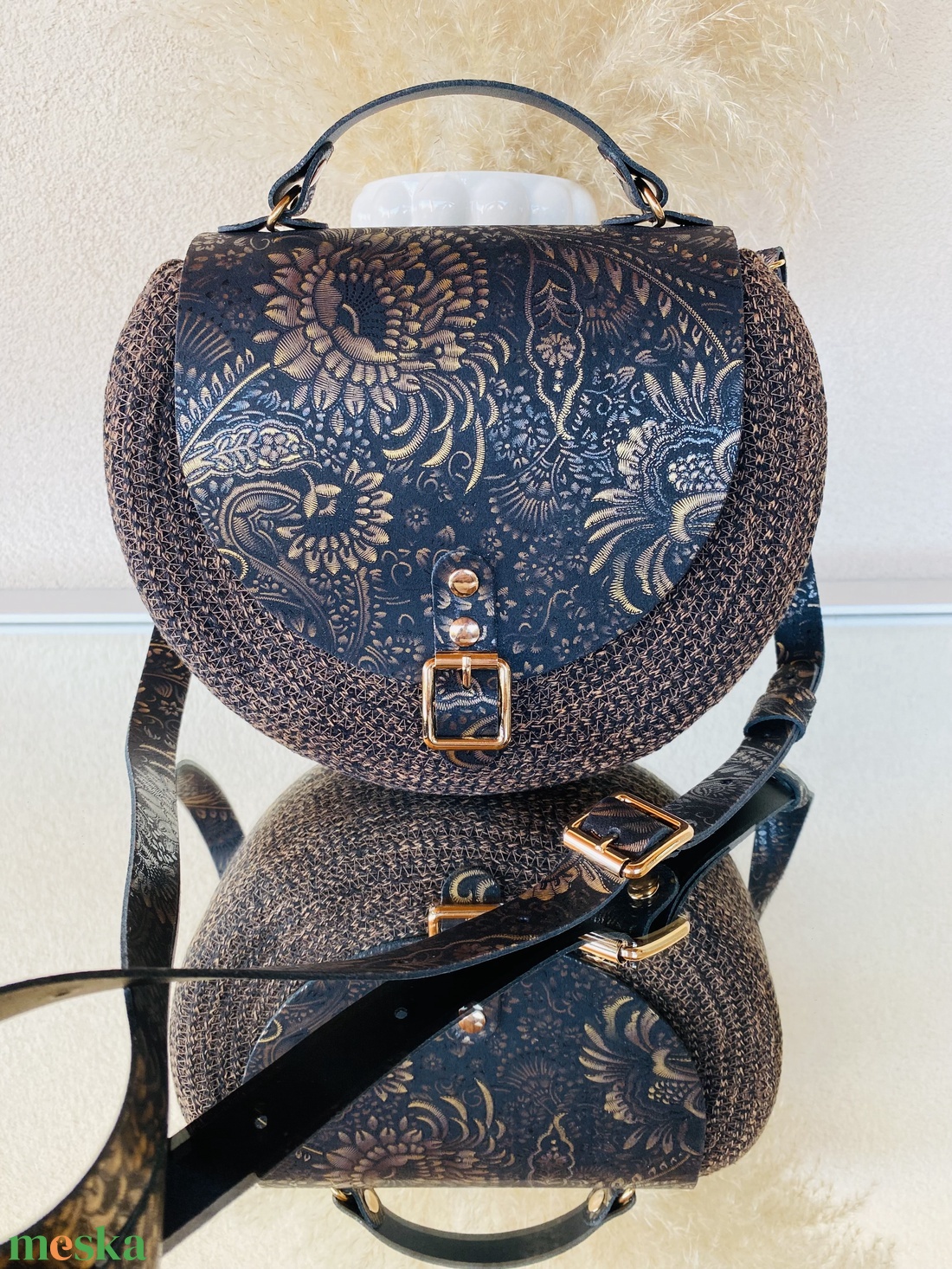 Különleges női táska, valódi bőr kiegészítőkkel - táska & tok - kézitáska & válltáska - vállon átvethető táska - Meska.hu