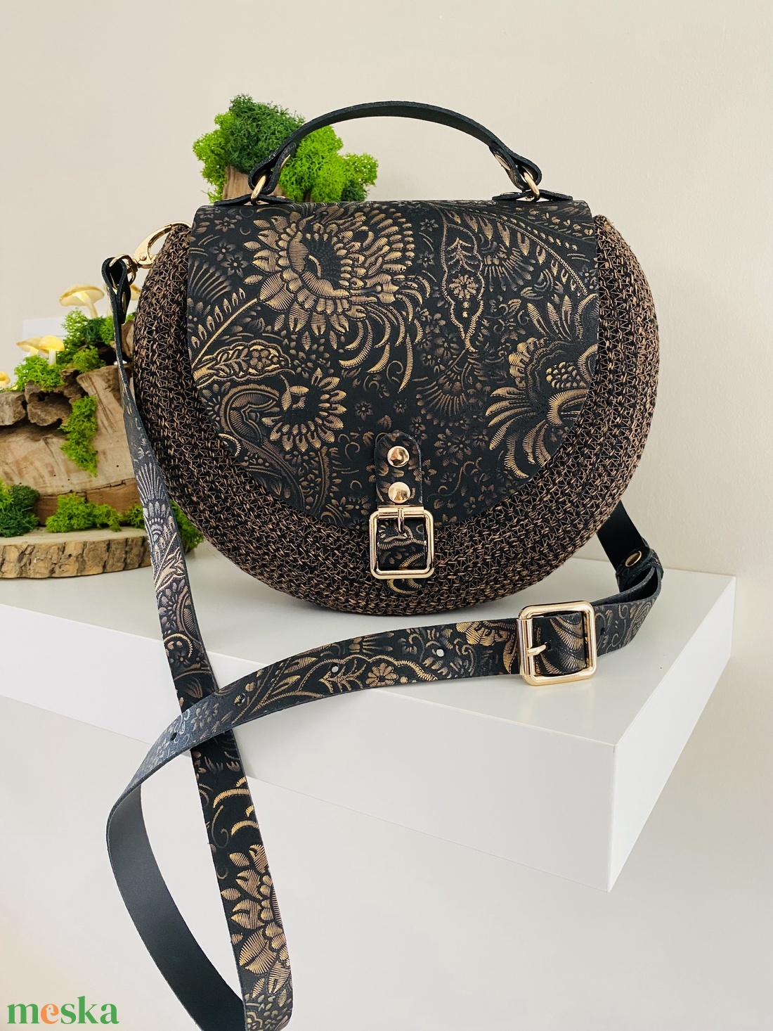 Különleges női táska, valódi bőr kiegészítőkkel - táska & tok - kézitáska & válltáska - vállon átvethető táska - Meska.hu
