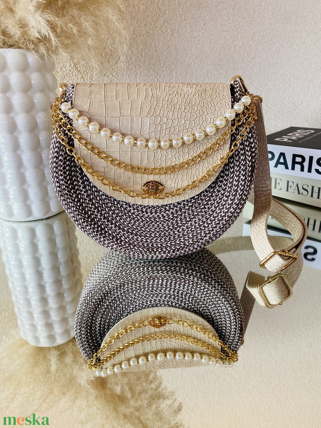 Női crossbody táska - különleges kézműves táska barna és krm színben - táska & tok - kézitáska & válltáska - vállon átvethető táska - Meska.hu