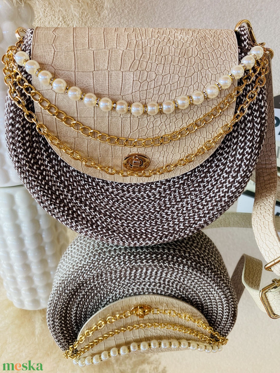 Női crossbody táska - különleges kézműves táska barna és krm színben - táska & tok - kézitáska & válltáska - vállon átvethető táska - Meska.hu