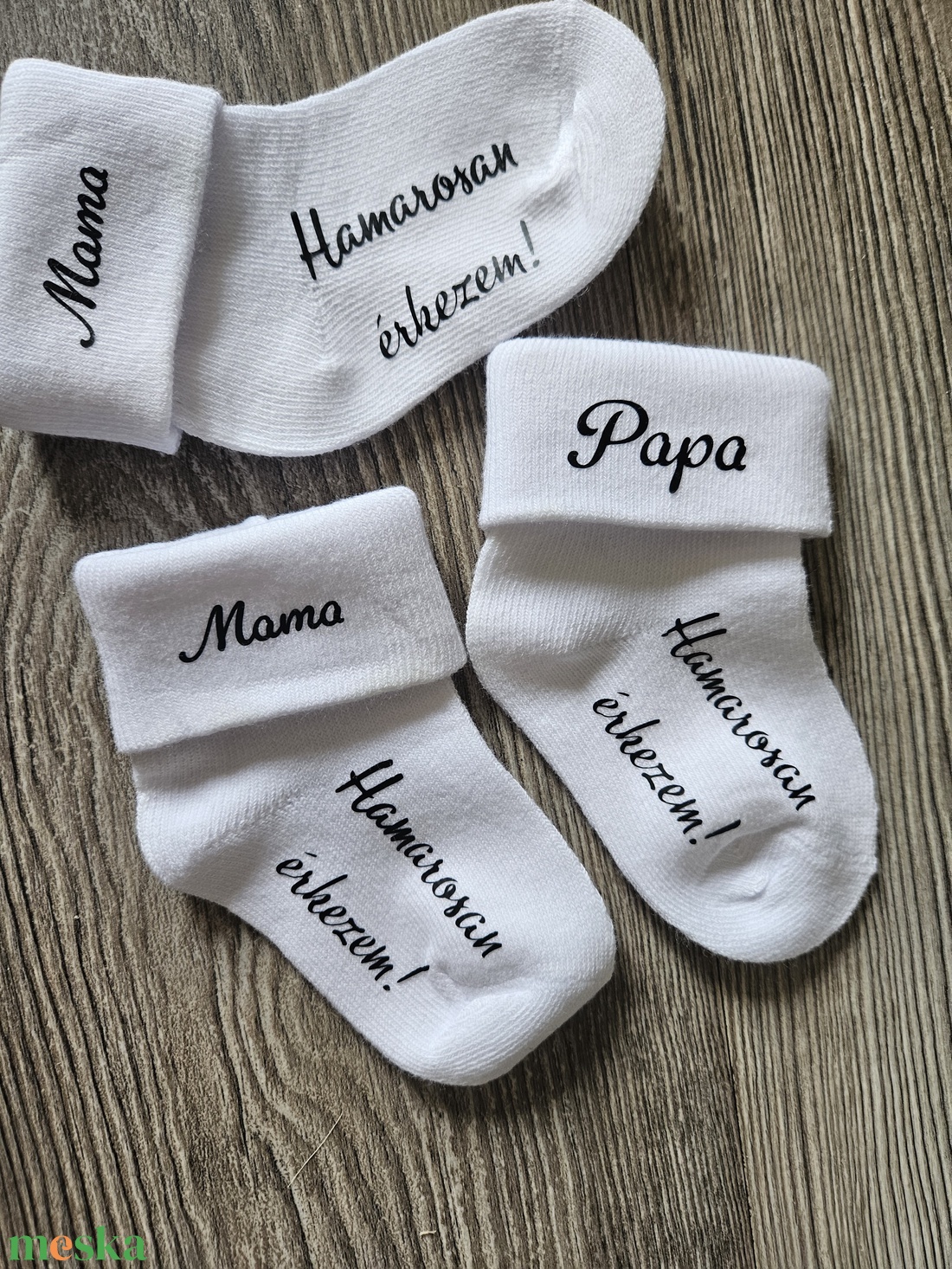 Babazokni, baba bejelentő, hamarosan érkezem - ruha & divat - cipő & papucs - zokni - Meska.hu Babazokni, baba bejelentő, hamarosan érkezem - ruha & divat - cipő & papucs - zokni - Meska.hu