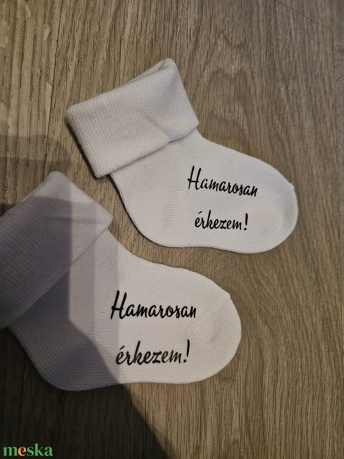 Babazokni, baba bejelentő, hamarosan érkezem - ruha & divat - cipő & papucs - zokni - Meska.hu Babazokni, baba bejelentő, hamarosan érkezem - ruha & divat - cipő & papucs - zokni - Meska.hu