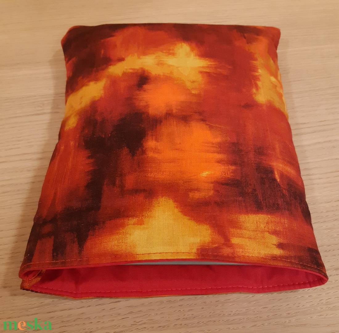 AKCIÓS (kisebb anyaghiba miatt) tüzes ölelhető könyvtok - könyv & zene - könyv - Meska.hu