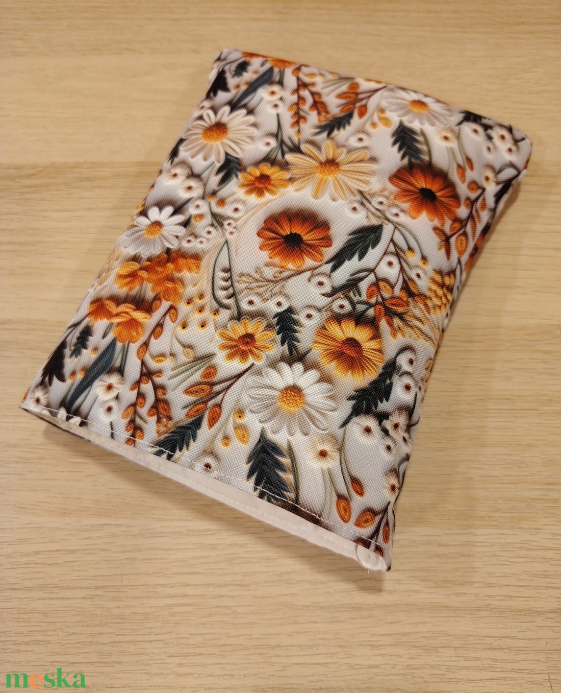 Vízhatlan ölelhető könyvtok (virágos) - könyv & zene - könyvtok - Meska.hu Vízhatlan ölelhető könyvtok (virágos) - könyv & zene - könyvtok - Meska.hu