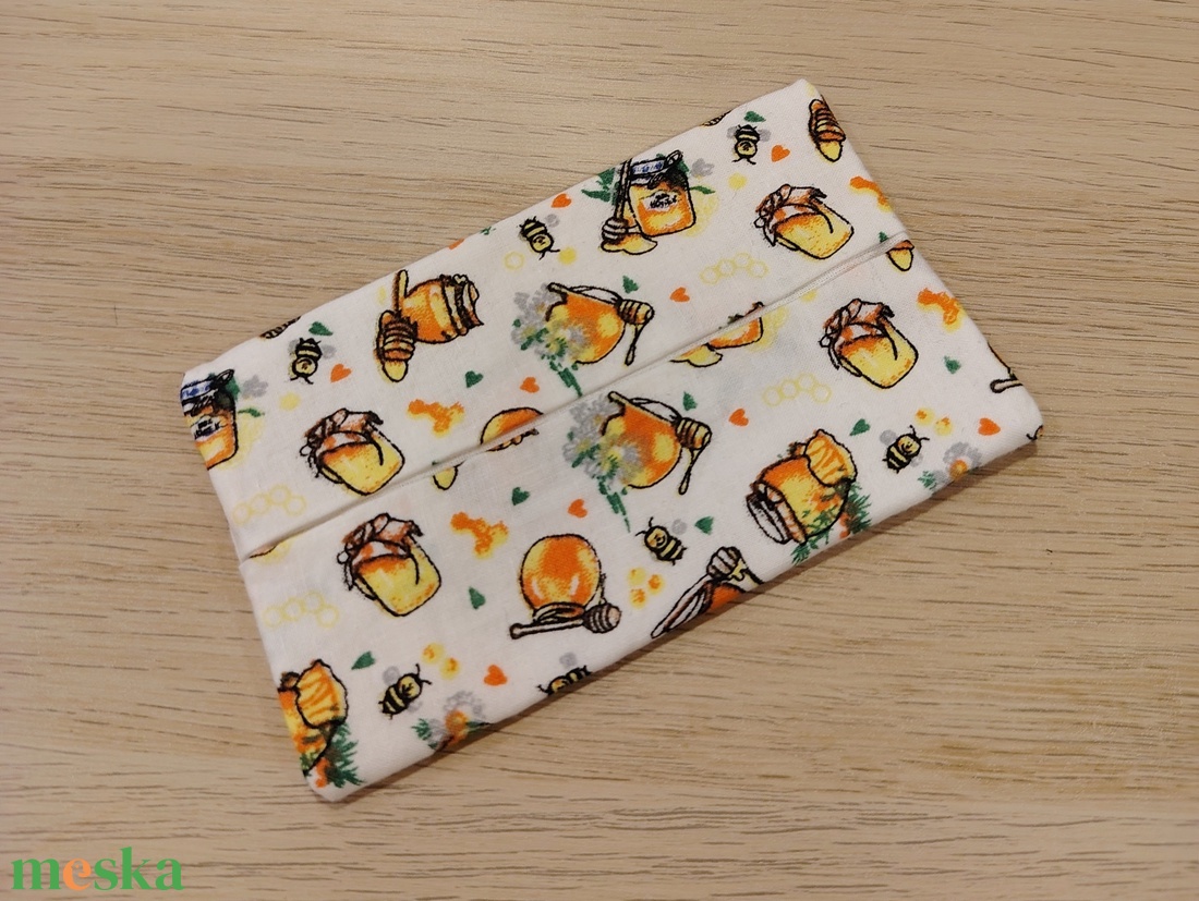 Méhecskés zsepitartó - táska & tok - pénztárca & más tok - zsebkendőtartó tok - Meska.hu