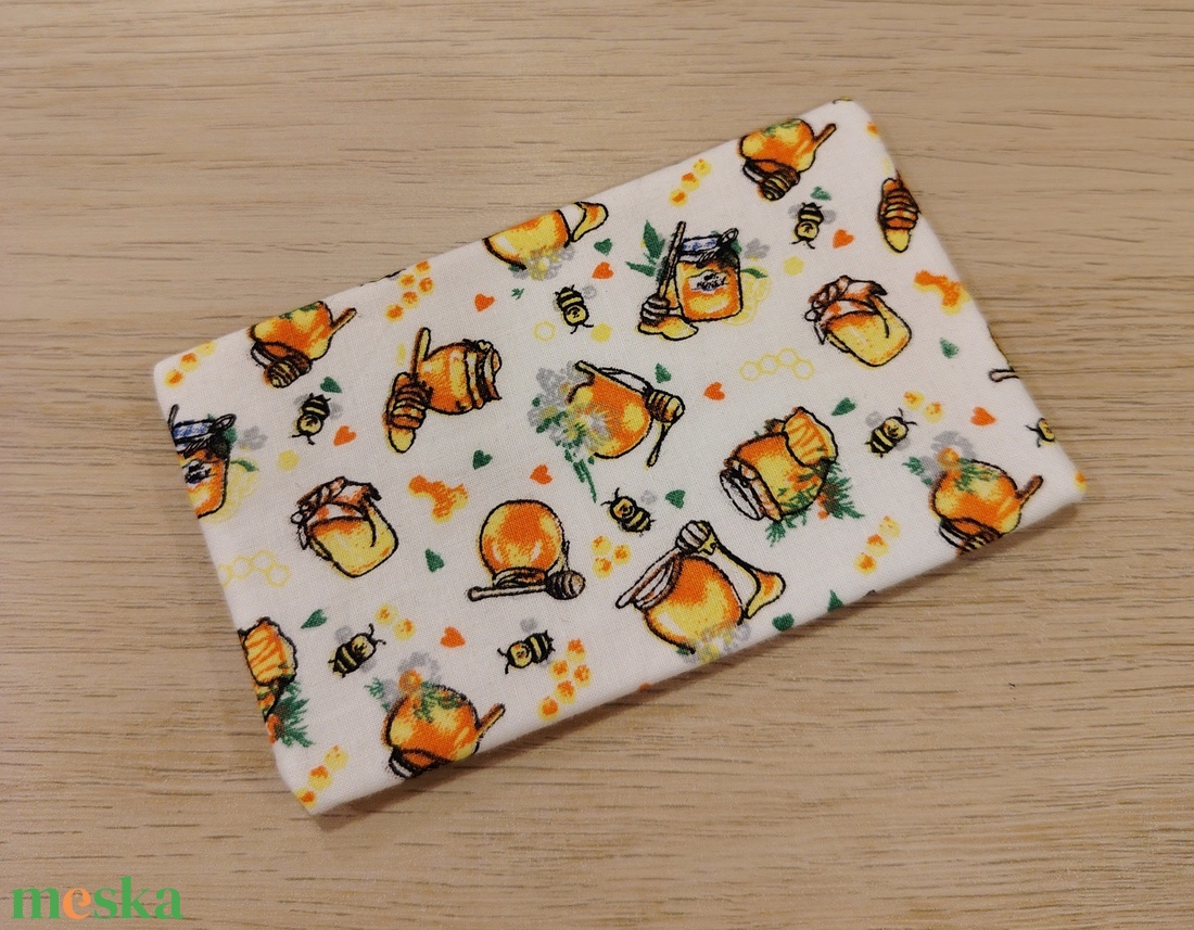 Méhecskés zsepitartó - táska & tok - pénztárca & más tok - zsebkendőtartó tok - Meska.hu