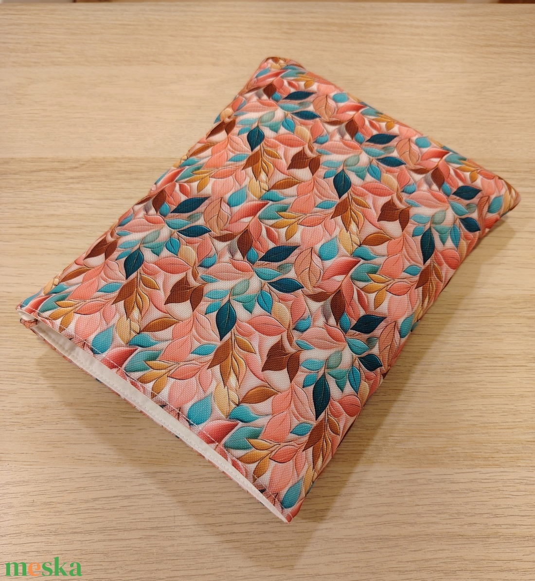 Vízhatlan ölelhető könyvtok (rózsaszín leveles)  - könyv & zene - könyvtok - Meska.hu