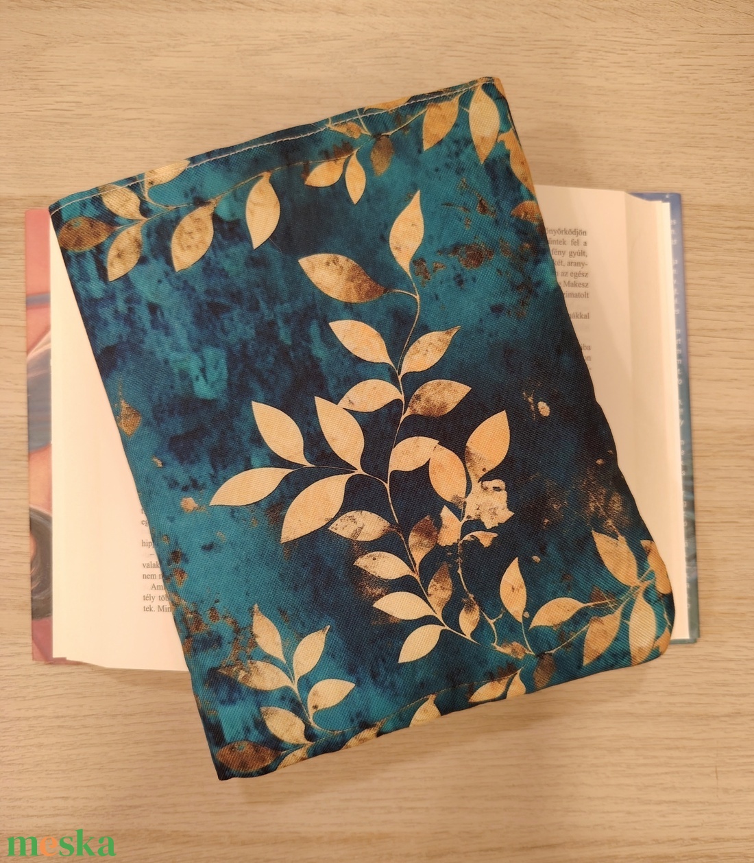 Vízhatlan ölelhető könyvtok (leveles inda)  - könyv & zene - könyvtok - Meska.hu