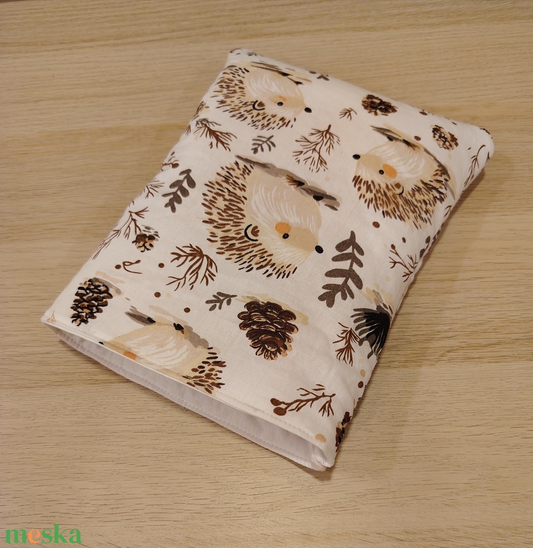 Sünis ölelhető könyvtok  - otthon & életmód - papír, írószer - könyv- és füzetborító - Meska.hu