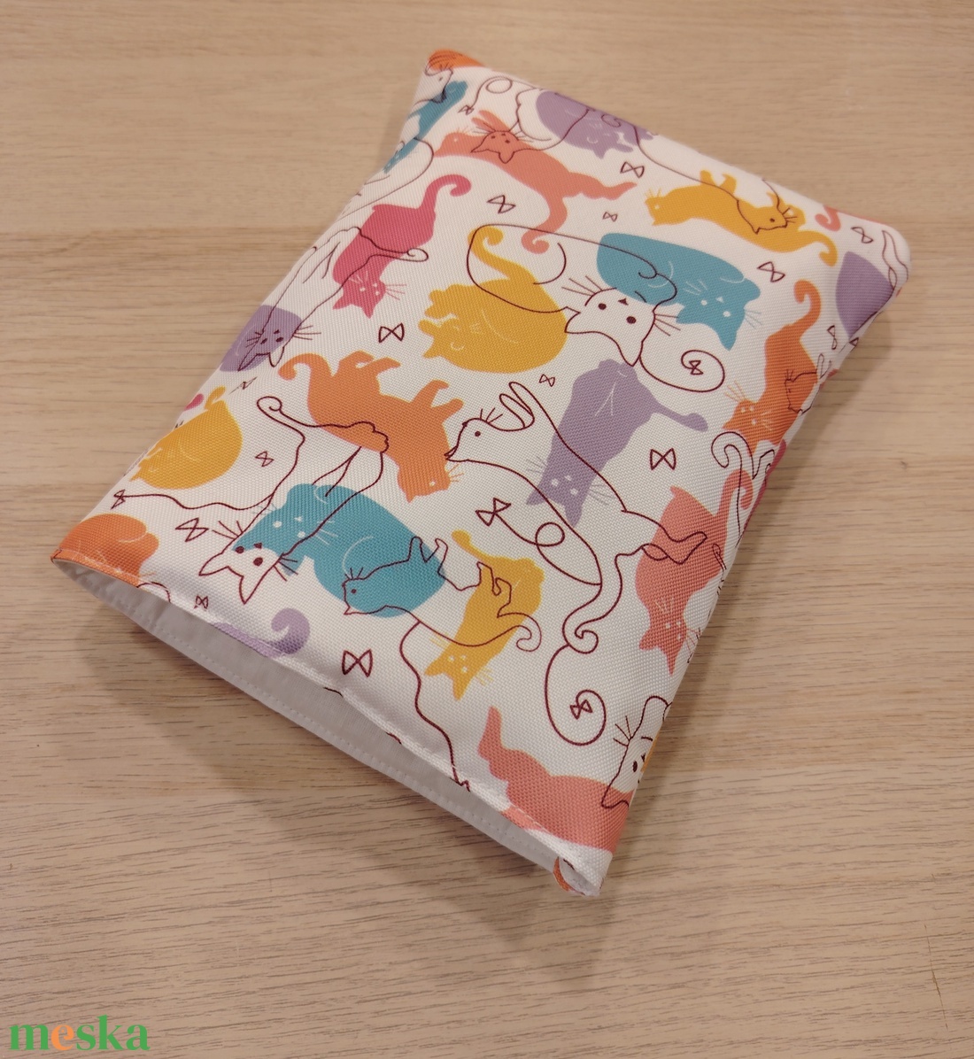 Vízhatlan ölelhető könyvtok (cicás) - könyv & zene - könyvtok - Meska.hu